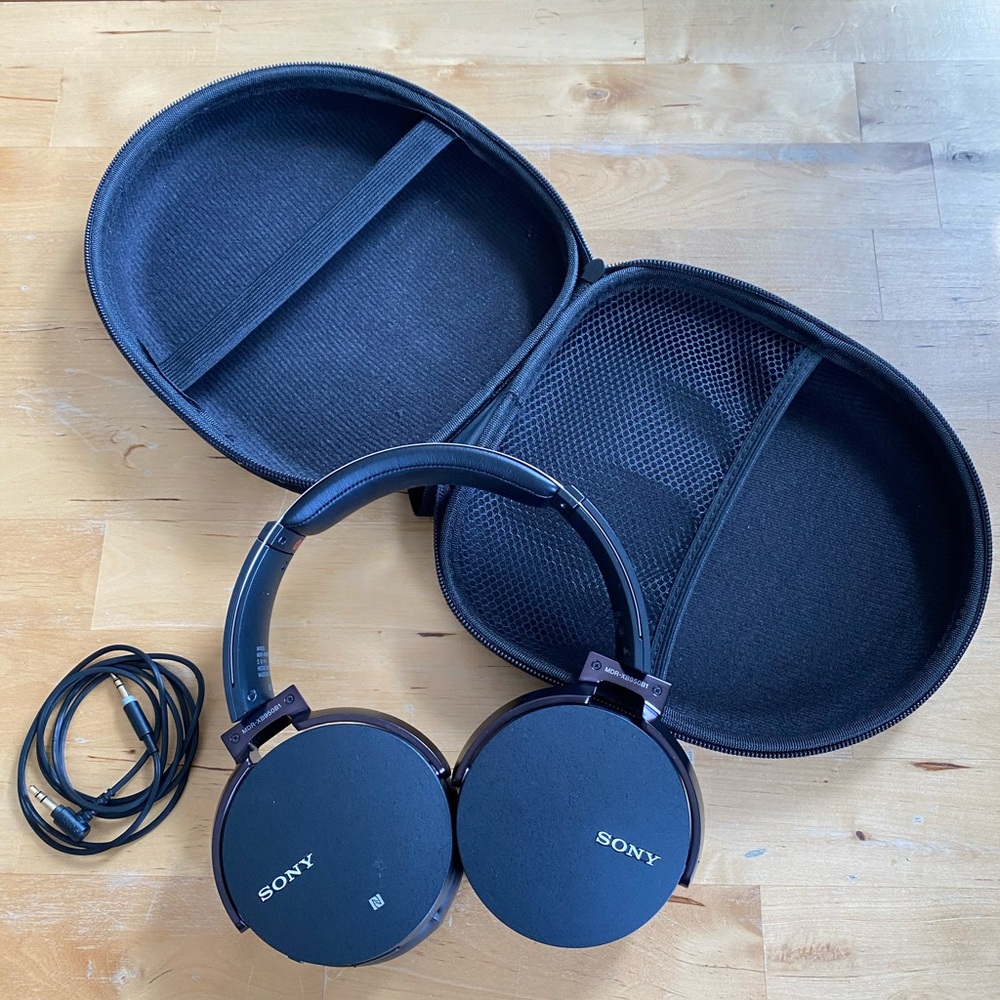 Sony Headphones Model: MDR-XB950B1